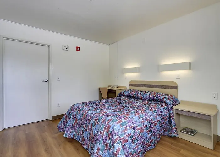 Hotel 6 Lafayette, La I-10 & I-49 N 3*