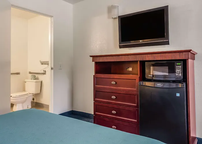 Hotel 6 Lafayette, La I-10 & I-49 N 3*