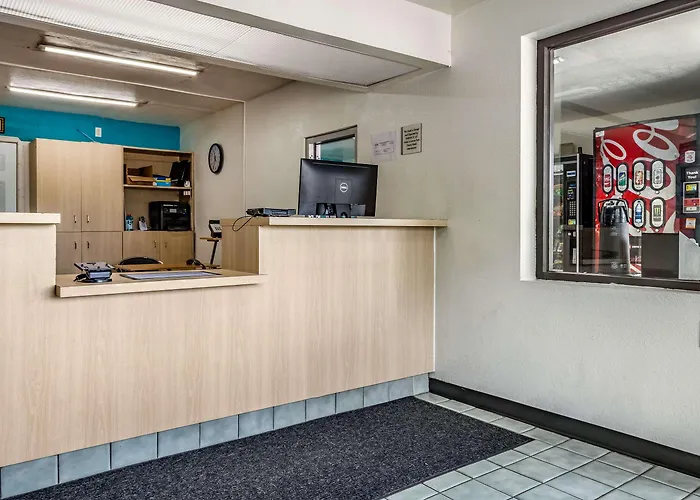 Hotel 6 Lafayette, La I-10 & I-49 N 3*